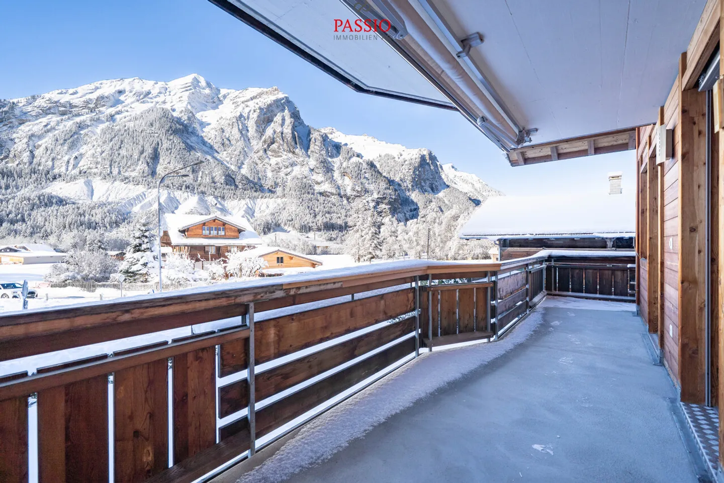 Spacious 3.5-room apartment with Alpine panorama and large balcony - Photo 1 of 19