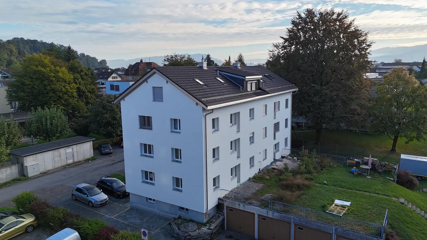 Modernized condominium with 3.5 rooms - Photo 2 of 13