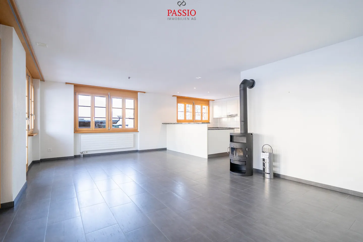 Spacious 3.5-room apartment with Alpine panorama and large balcony - Photo 6 of 19