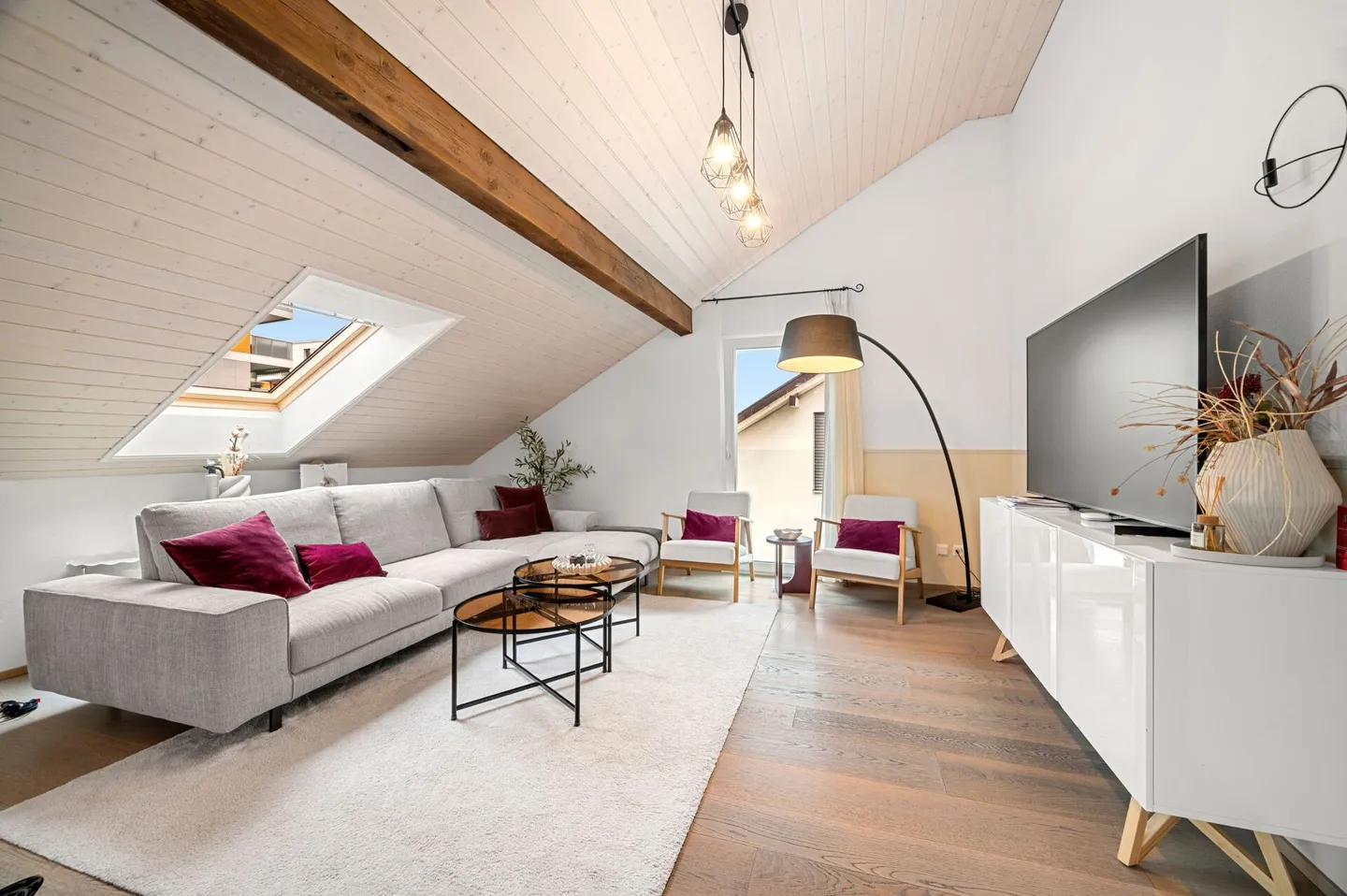 Duplex apartment of 4.5 rooms in Bulle - Photo 2 of 9