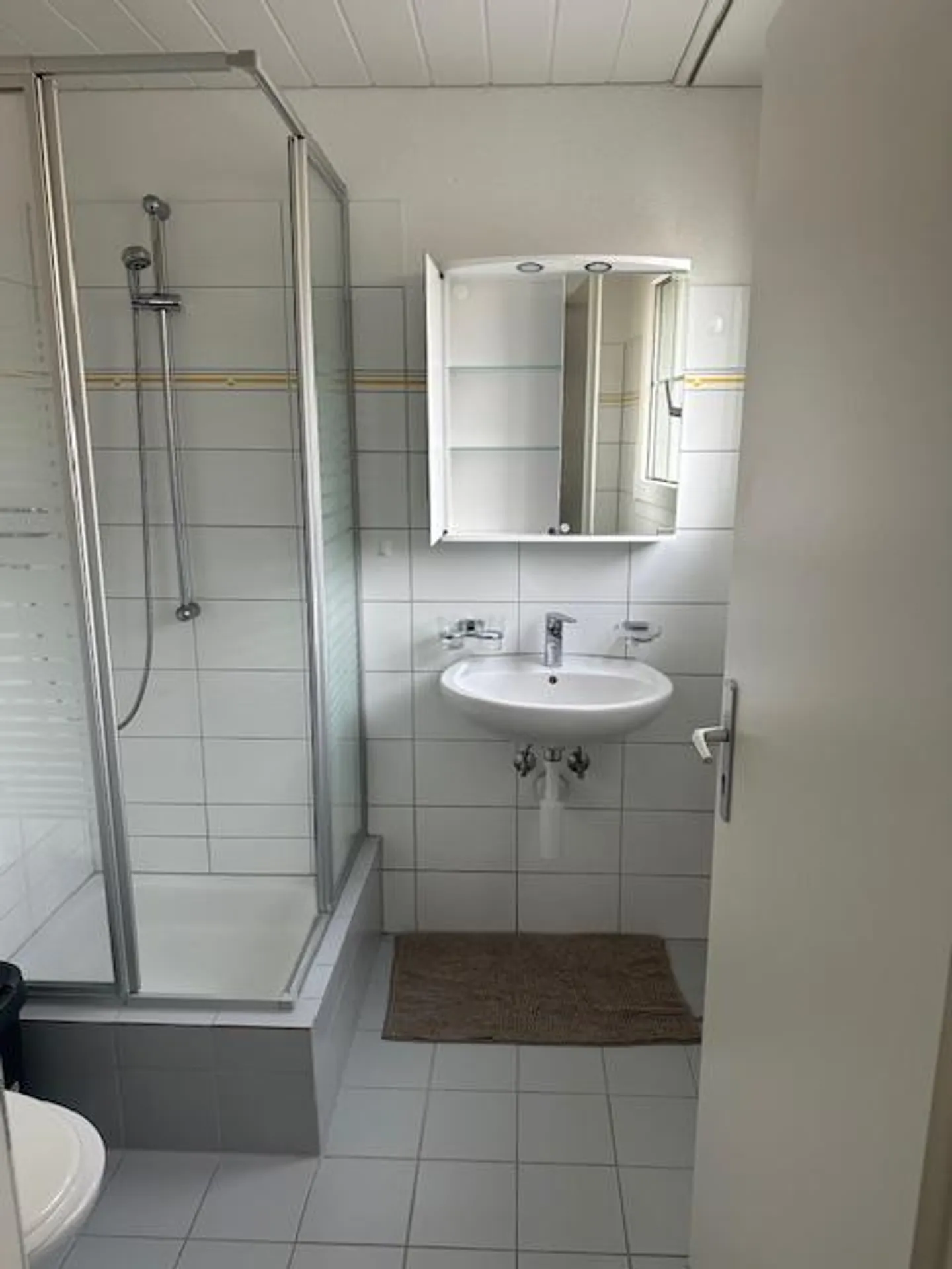 Appartement 1.5 pièces meublé et confortable, bien situé près du lac - Photo 5 sur 5