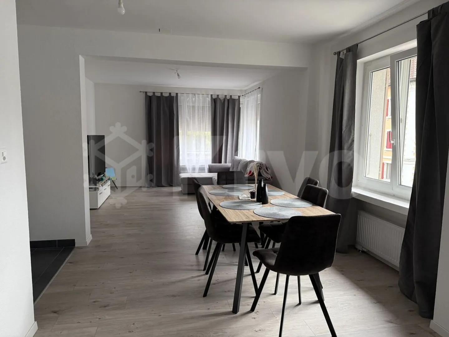 Appartement 2,5 pièces rénové - Photo 2 sur 7