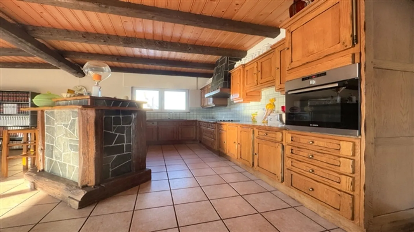 «Bereits vermietete Handwerkshallen und eine 5.5-Zimmer-Wohnung.» - Foto 4 von 14
