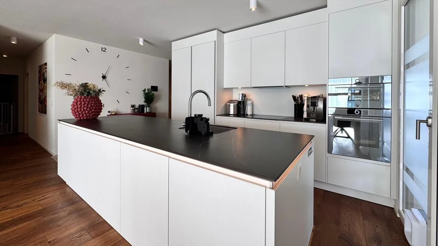 Exclusive 4.5-room apartment in Knonau, Canton of Zurich - A true gem - Photo 2 of 8