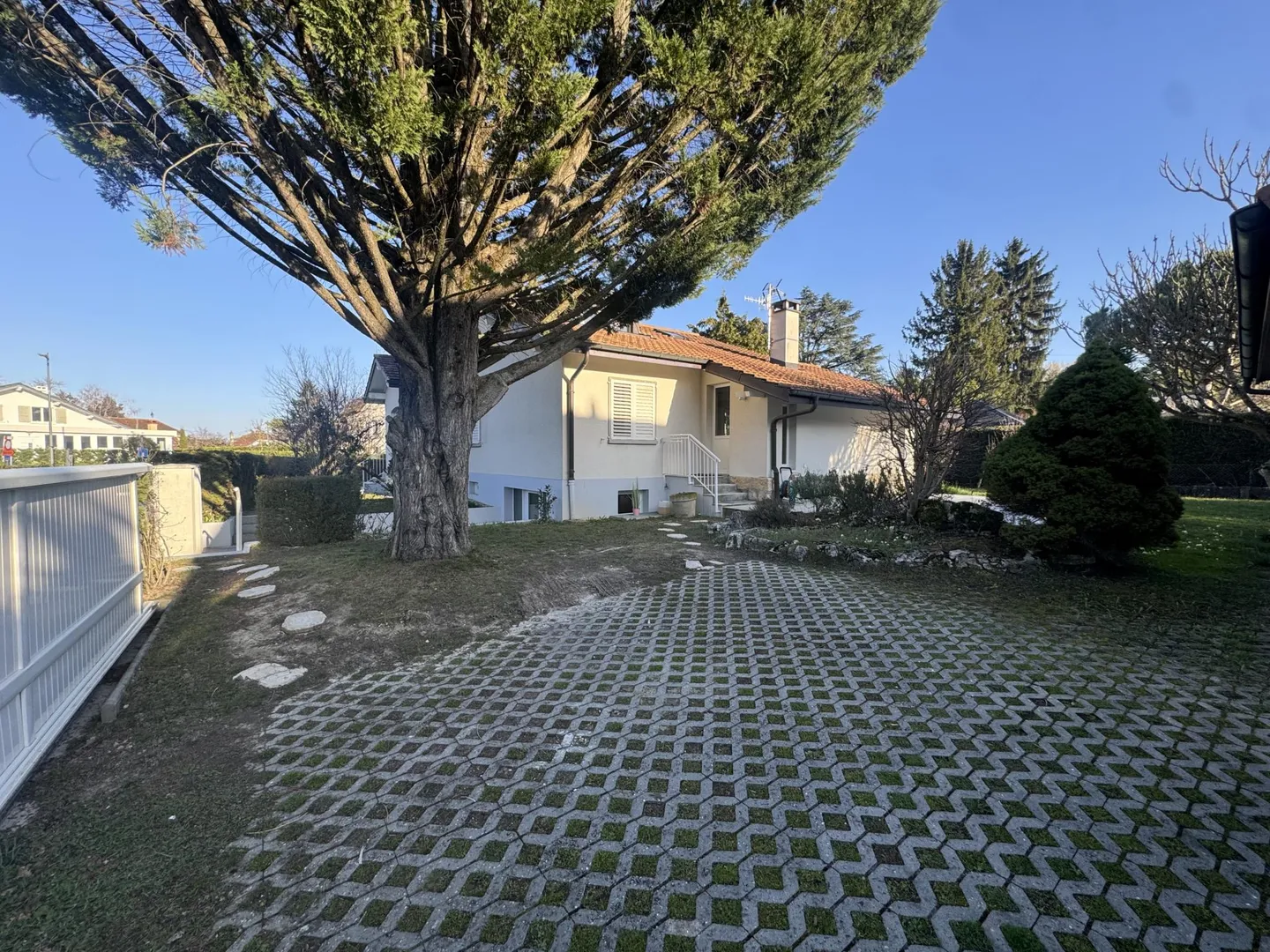 Einfamilienhaus mit unabhängigem Studio in Chambésy - Foto 1 von 19