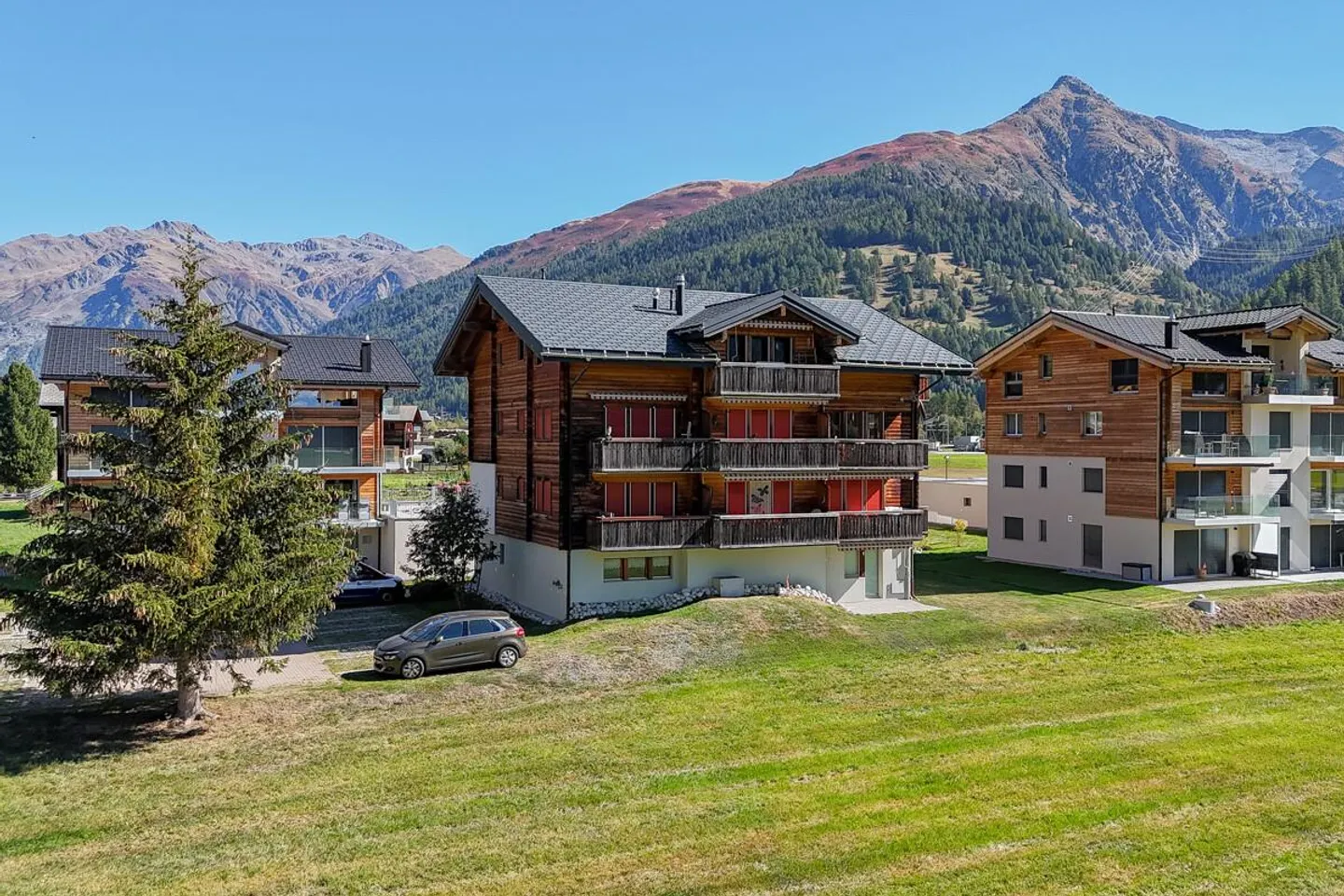 Charmante appartement 2.5 pièces avec vue imprenable à Ulrichen - Photo 2 sur 14