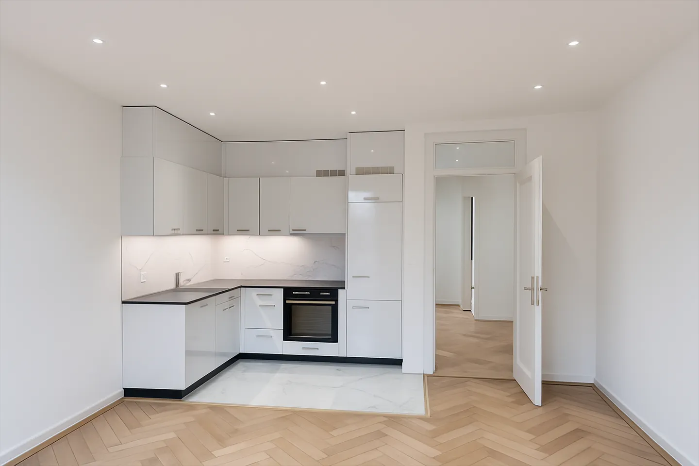 Apartment with potential for conversion into 5 rooms, in Carouge - Photo 1 of 13