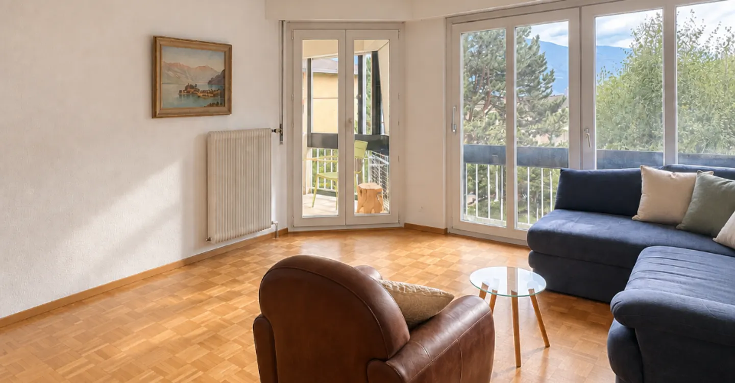 Beautiful 4.5-room apartment in the heights of Sierre - Photo 6 of 9