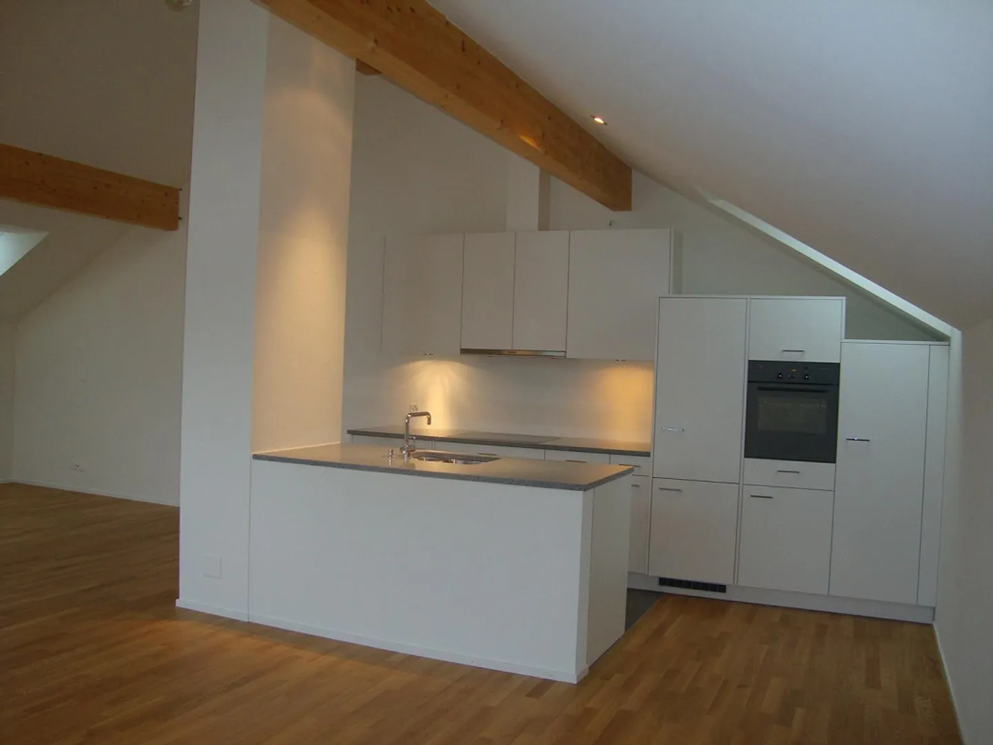 Appartement sous les combles lumineux et confortable - Photo 2 sur 11