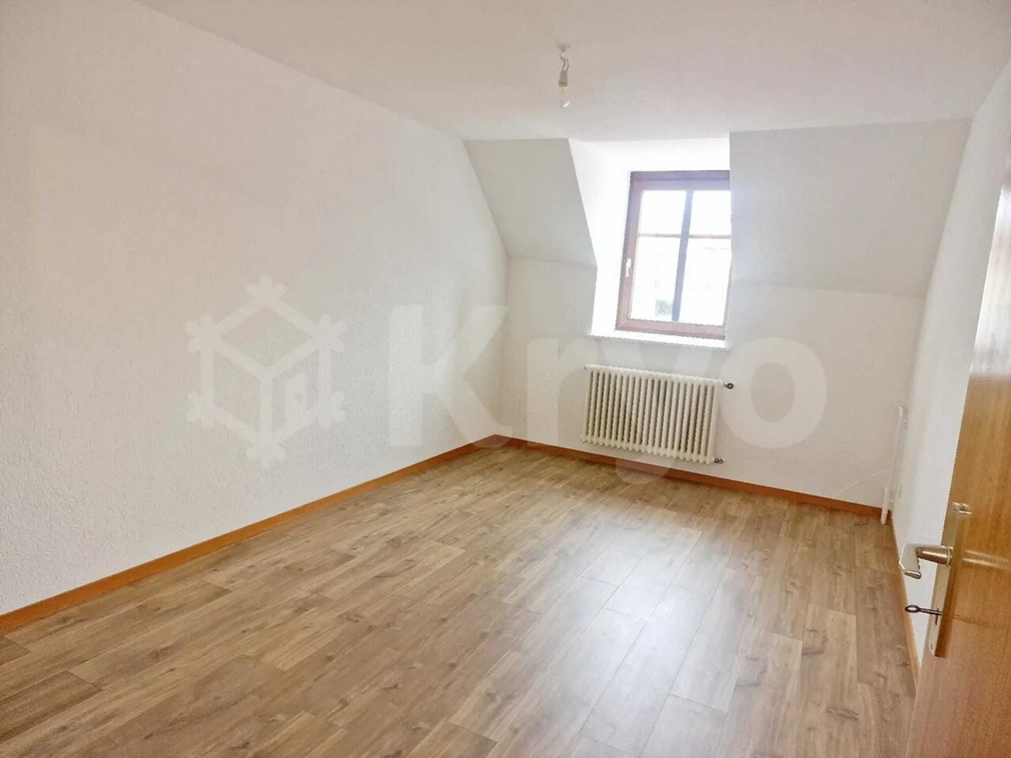 Industrie 34 3 Chambres sous le Toit UNE BELLE CAUTION PROPOSÉE - Photo 4 sur 10