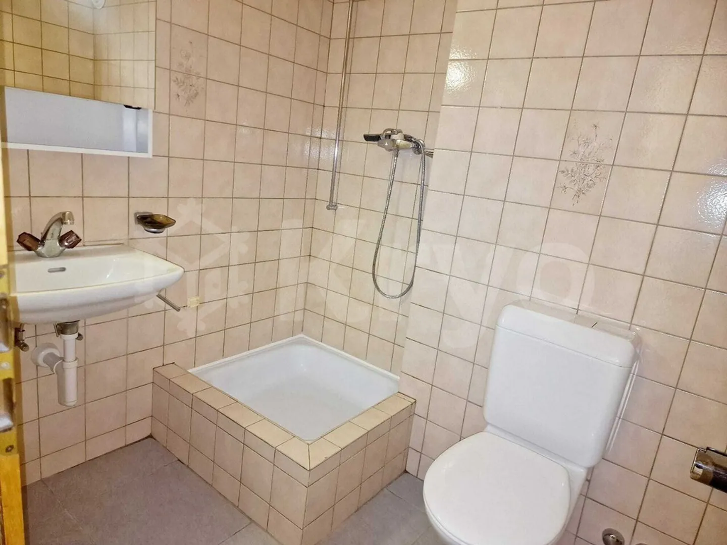 Industrie 34 3 Chambres sous le Toit UNE BELLE CAUTION PROPOSÉE - Photo 9 sur 10