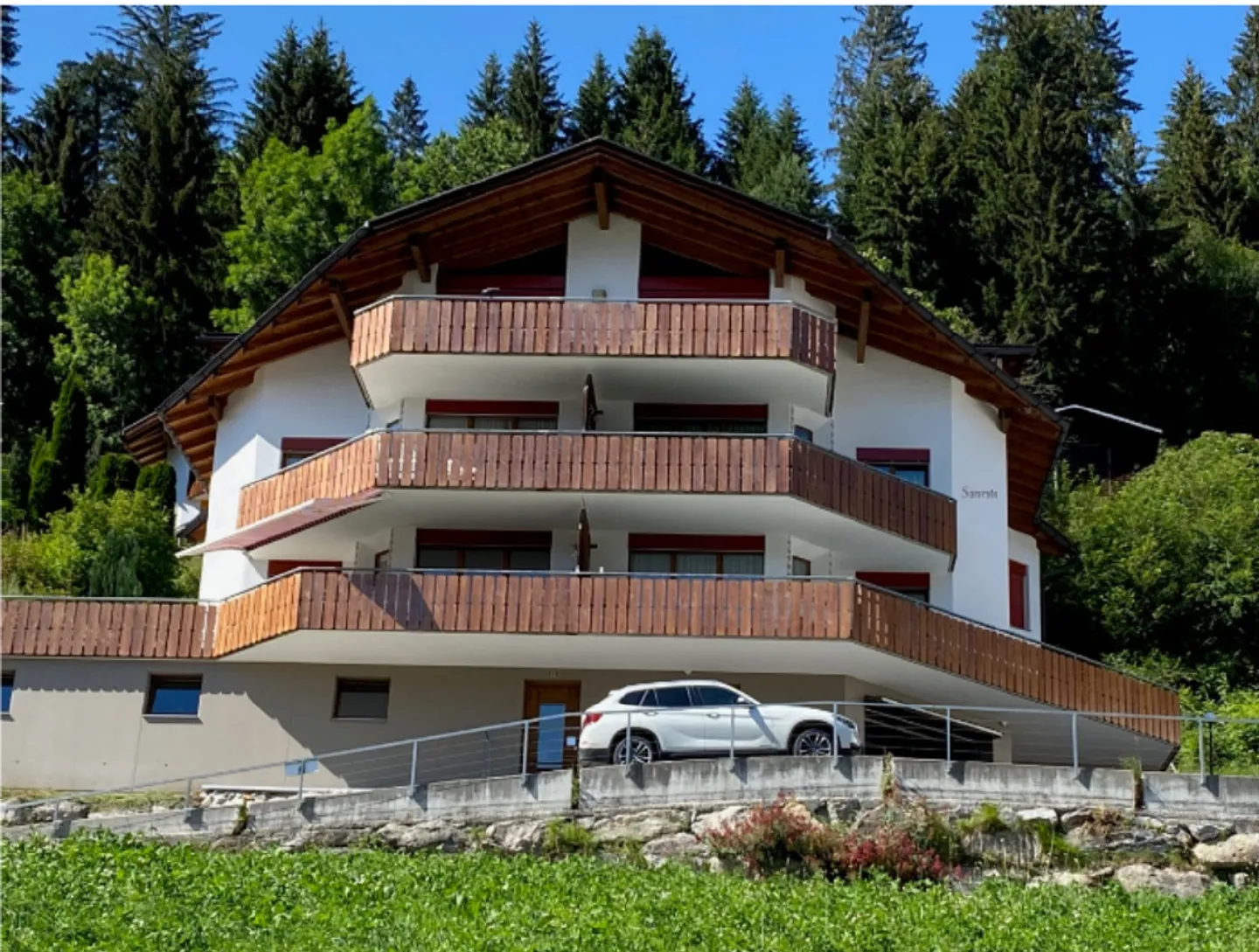 3.5 Room Apartment with Stunning Mountain View in Schluein for Sale - Photo 1 of 13