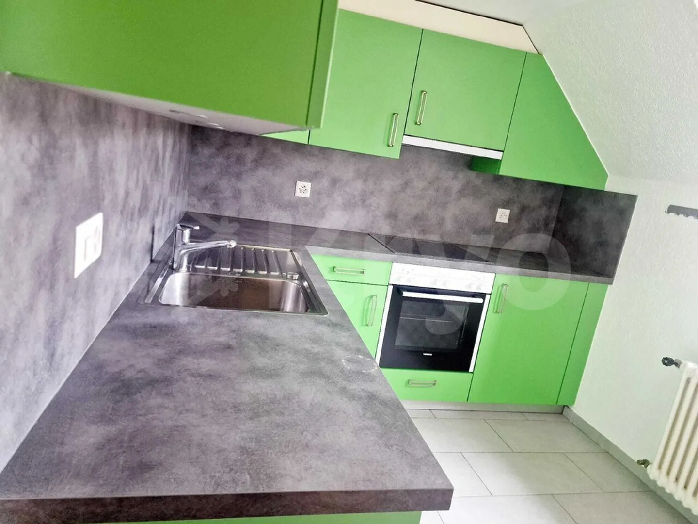 Industrie 34 3 Chambres sous le Toit UNE BELLE CAUTION PROPOSÉE - Photo 2 sur 10