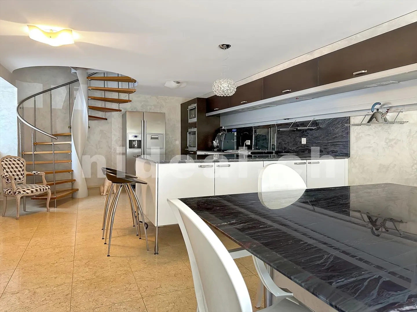 «Komplett renoviertes Loft in Concise» - Foto 4 von 13