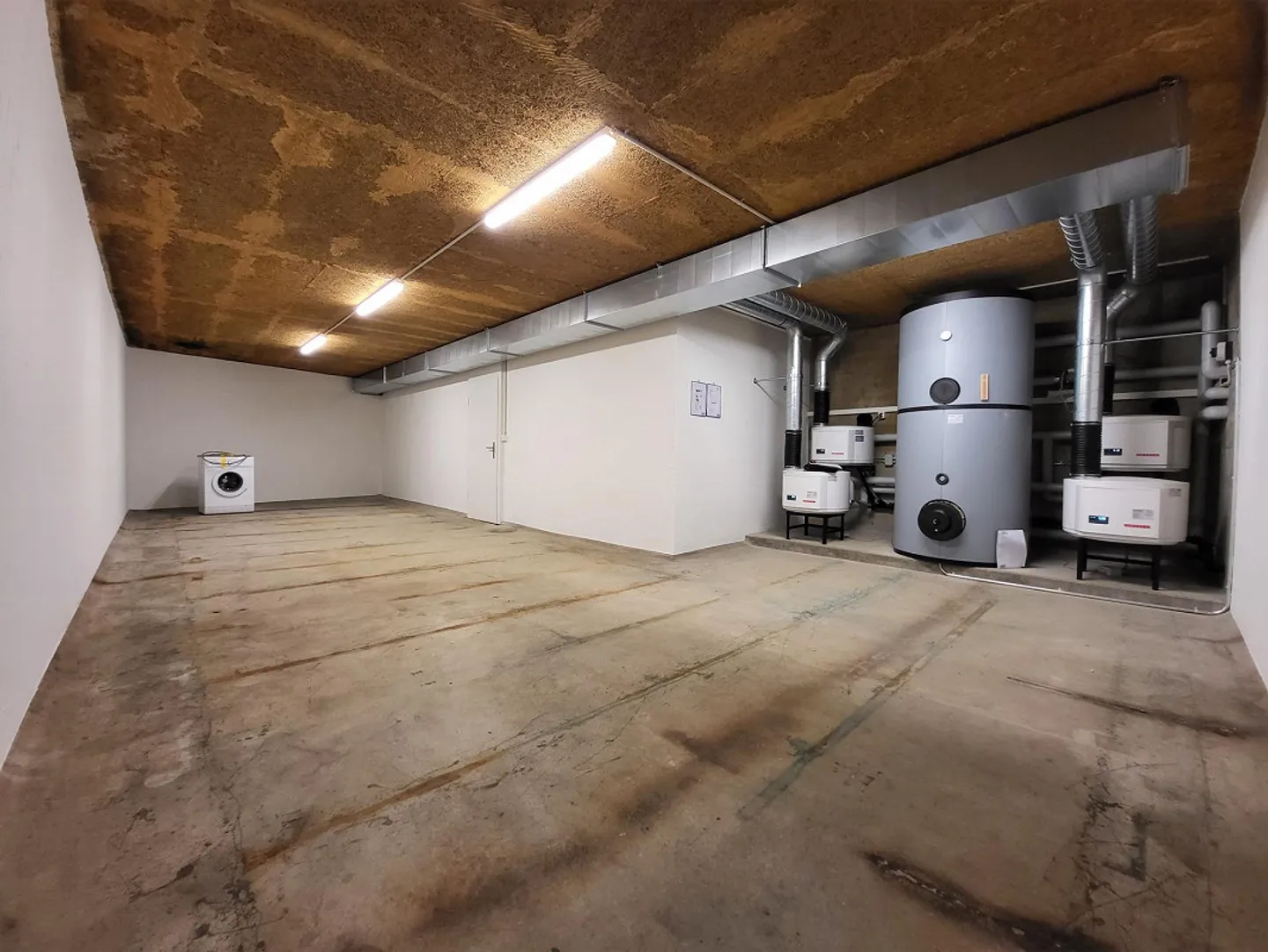 Storage room for rent - Photo 2 of 2