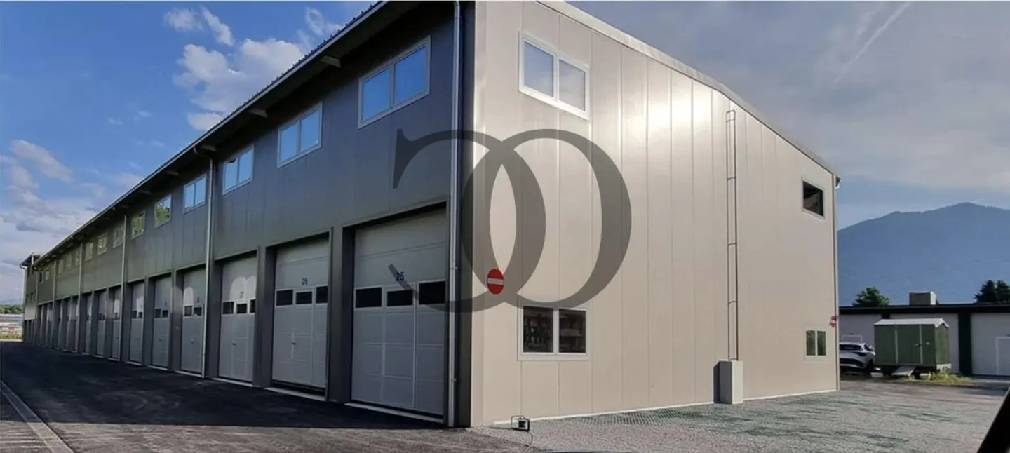 Investment Garage Units in Roche - Photo 1 of 6
