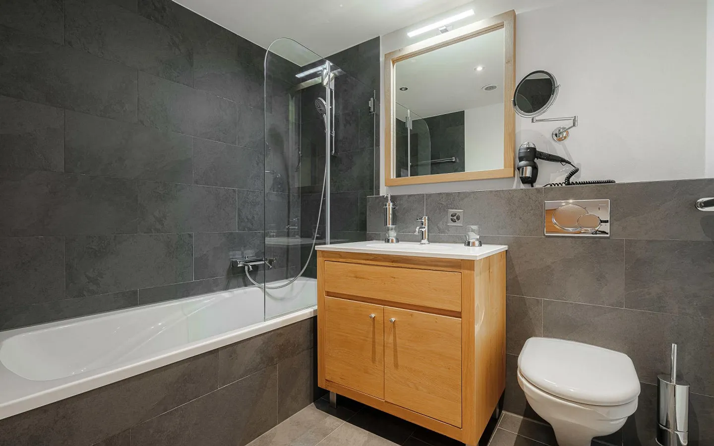 Zur Matte B | 3.5 2nd floor | 80 with rental permit - Photo 7 of 10