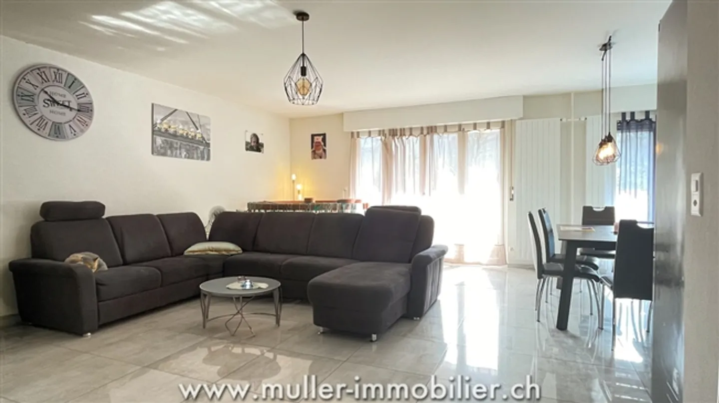 «Atypische Maisonette, mit Balkon, abseits des Verkehrs und in der Nähe von Annehmlichkeiten» - Foto 2 von 12