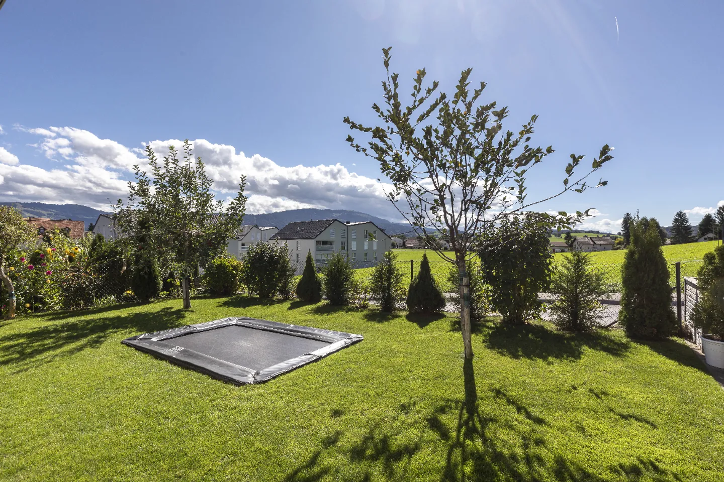 Bella villa bifamiliare, come nuova - Foto 2 di 14