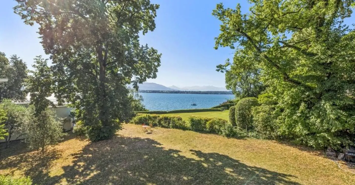 Eine charaktervolle Immobilie mit Blick auf den See - Foto 1 von 10
