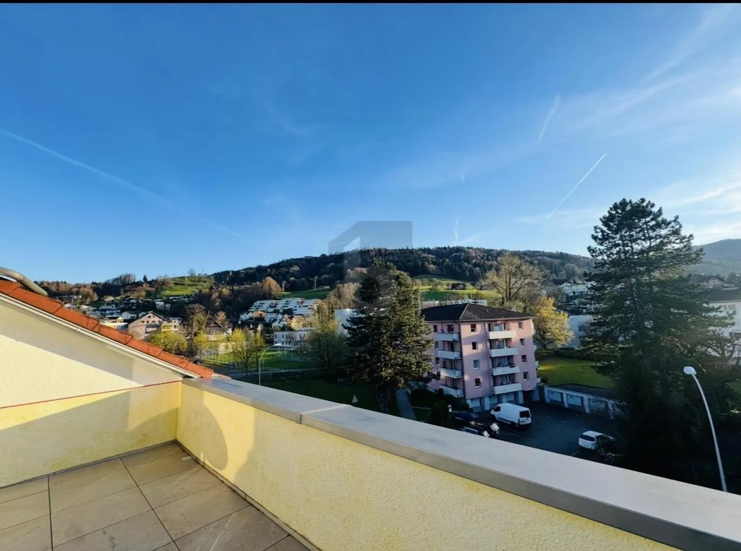 Geräumiges Penthouse in Kriens - Foto 1 von 6