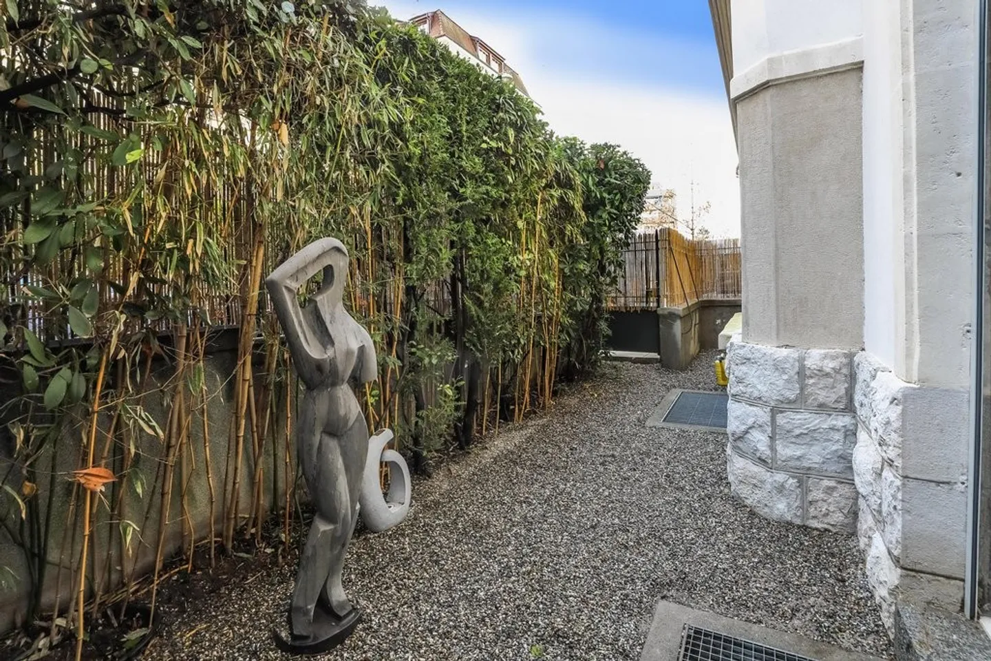 Modern and bright 3.5-room apartment in a quiet setting - Photo 6 of 7