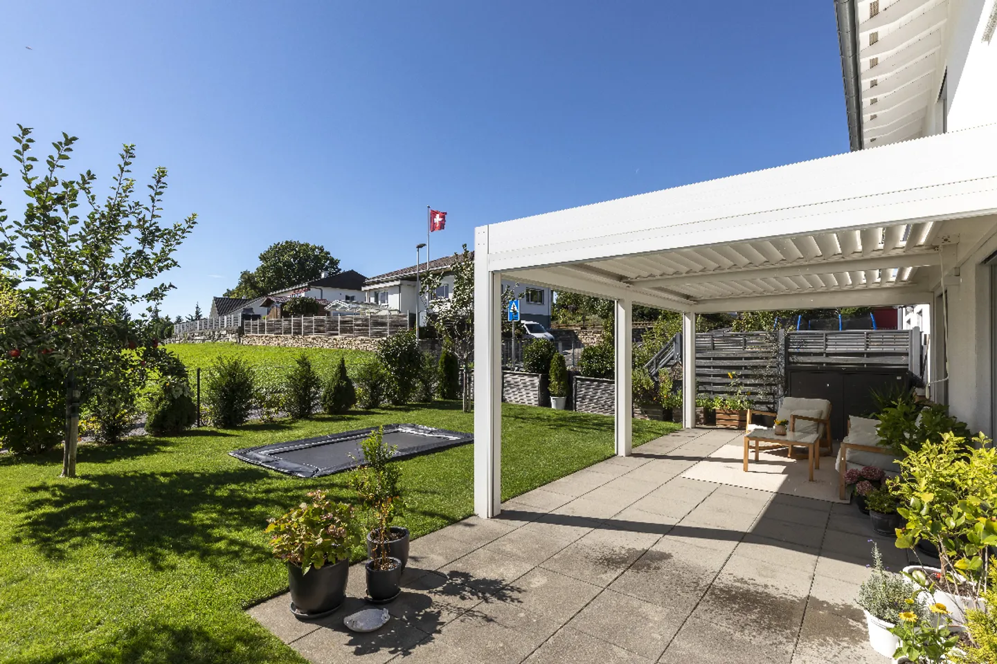 Bella villa bifamiliare, come nuova - Foto 3 di 14