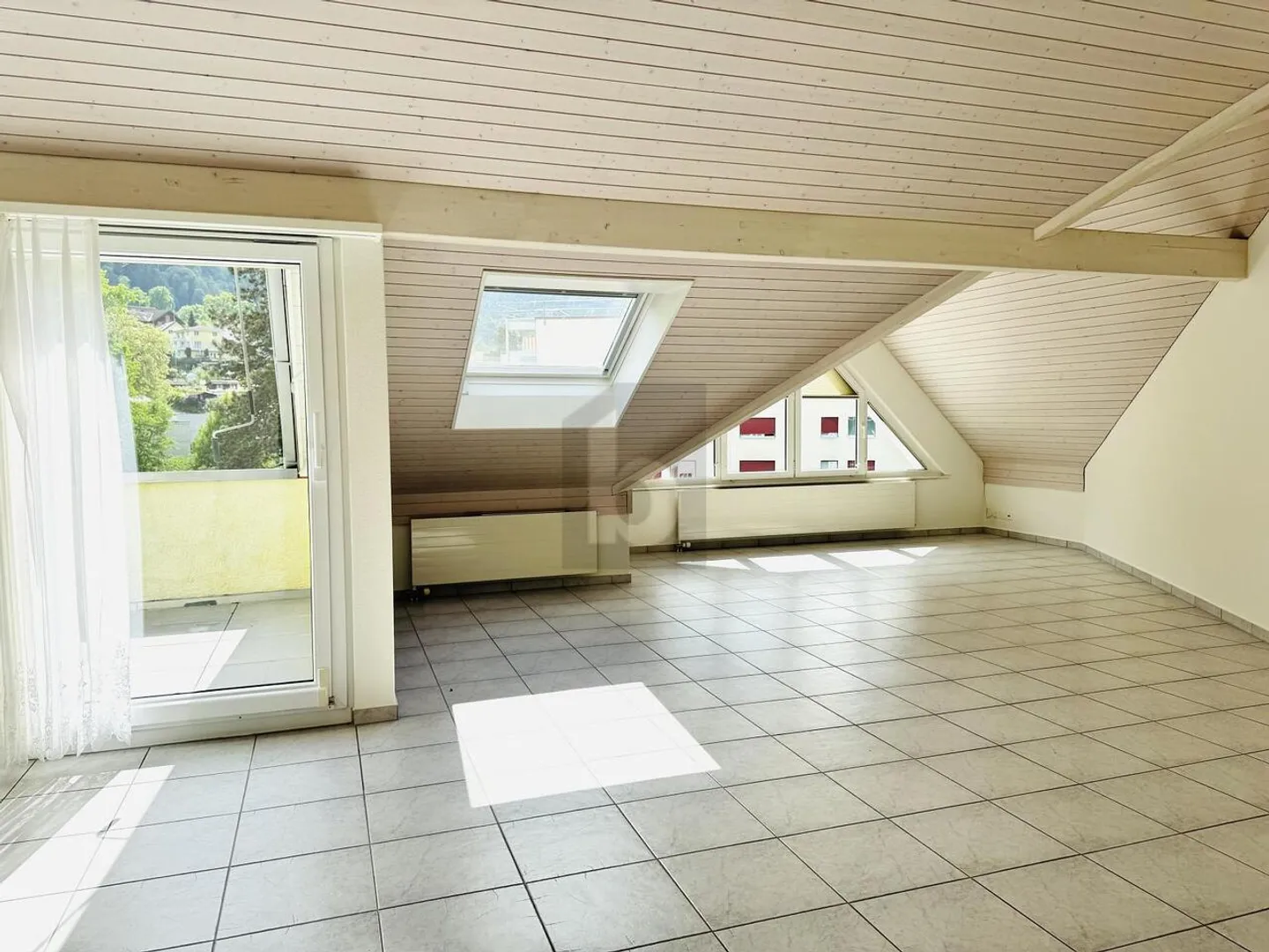 Geräumiges Penthouse in Kriens - Foto 4 von 6