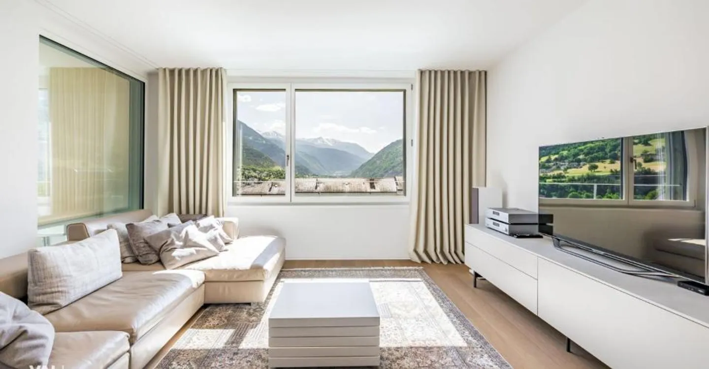 Appartement en attique spacieux avec vue panoramique sur Brig - Photo 2 sur 12