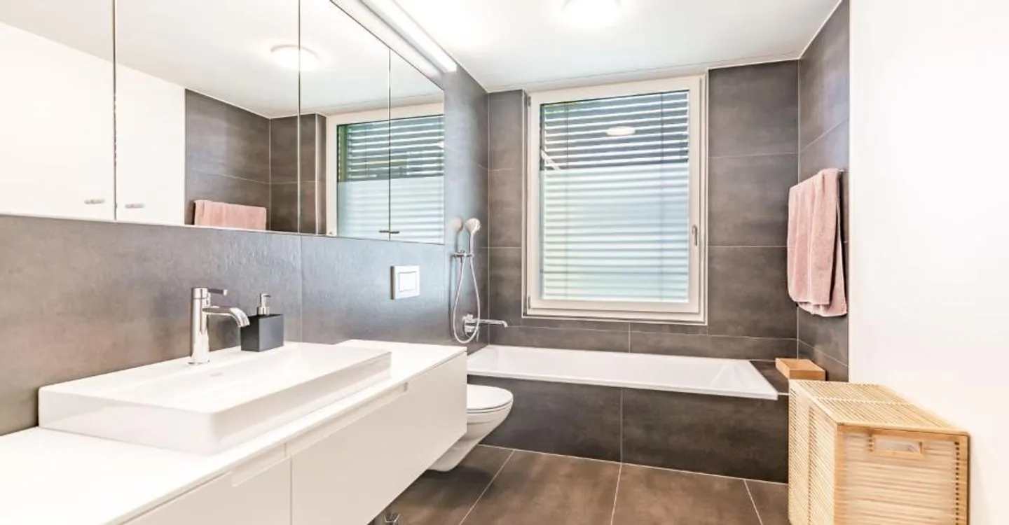 Appartement en attique spacieux avec vue panoramique sur Brig - Photo 5 sur 12