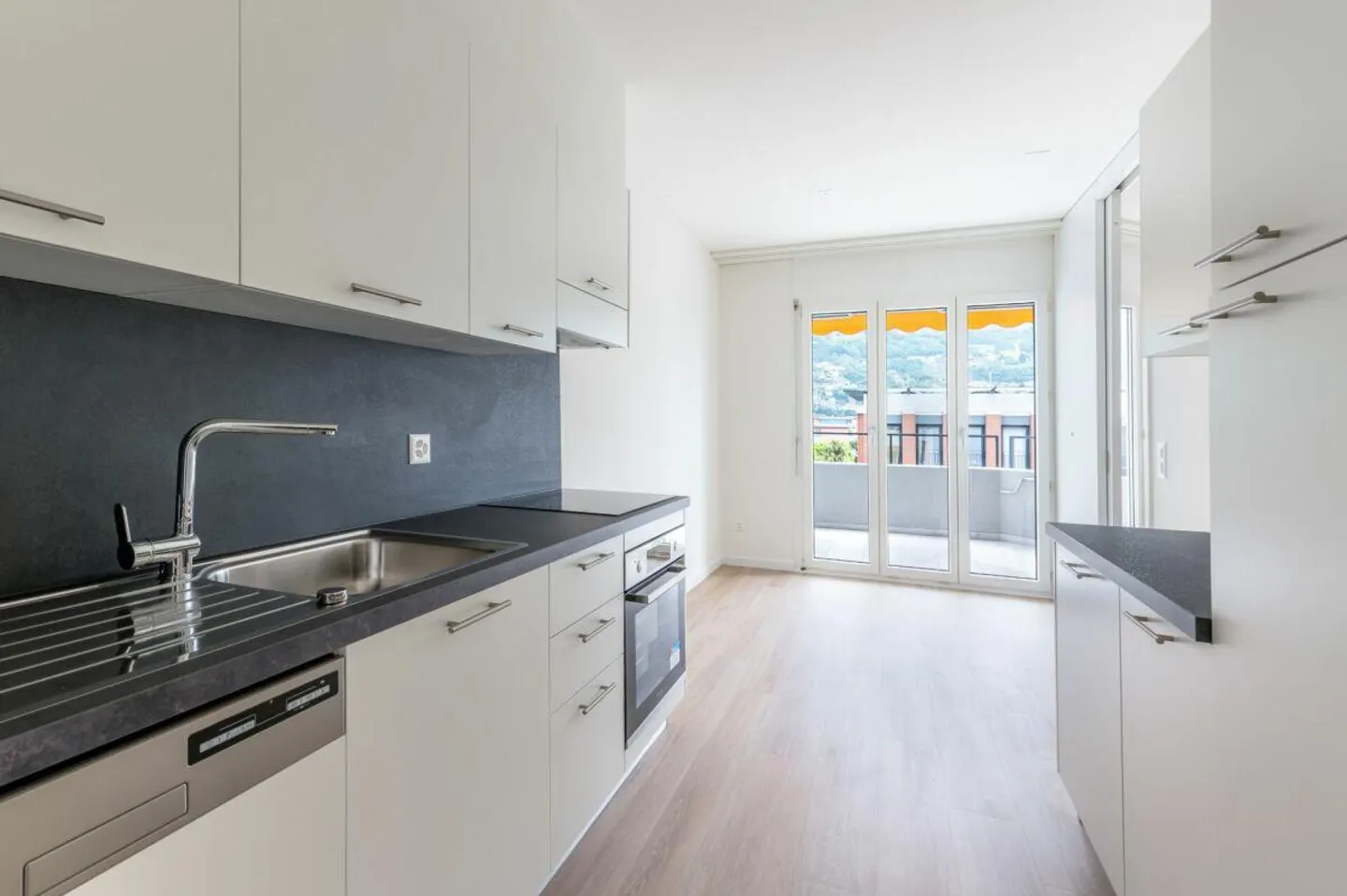 2100, Via Pizzo di Claro 21, Wohnung 424 - Foto 1 von 13