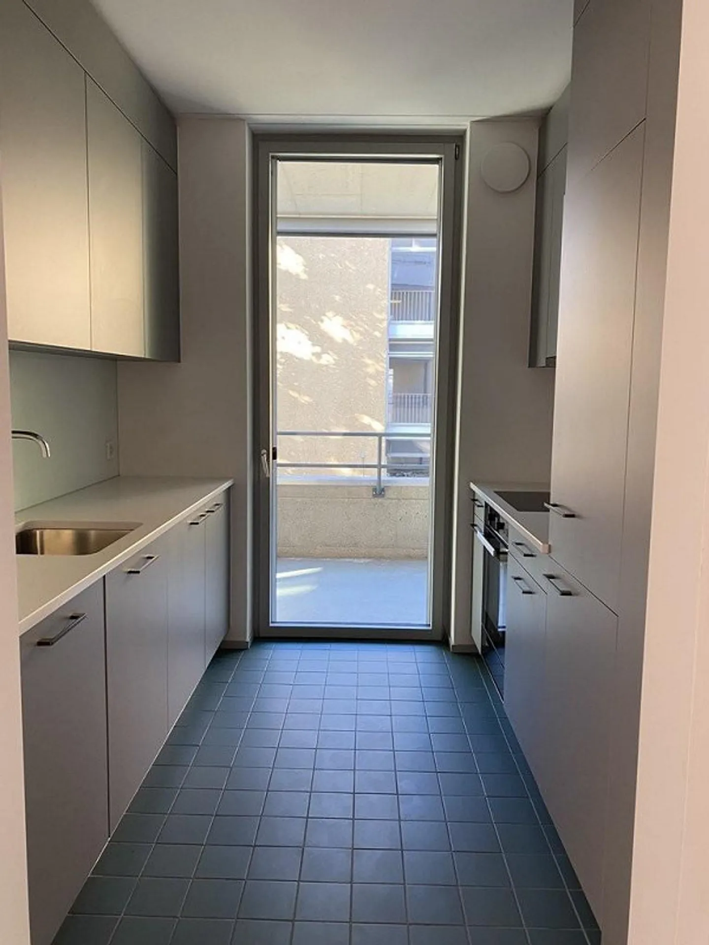 Charmante appartement de 2,5 pièces au rez-de-chaussée - Photo 6 sur 8