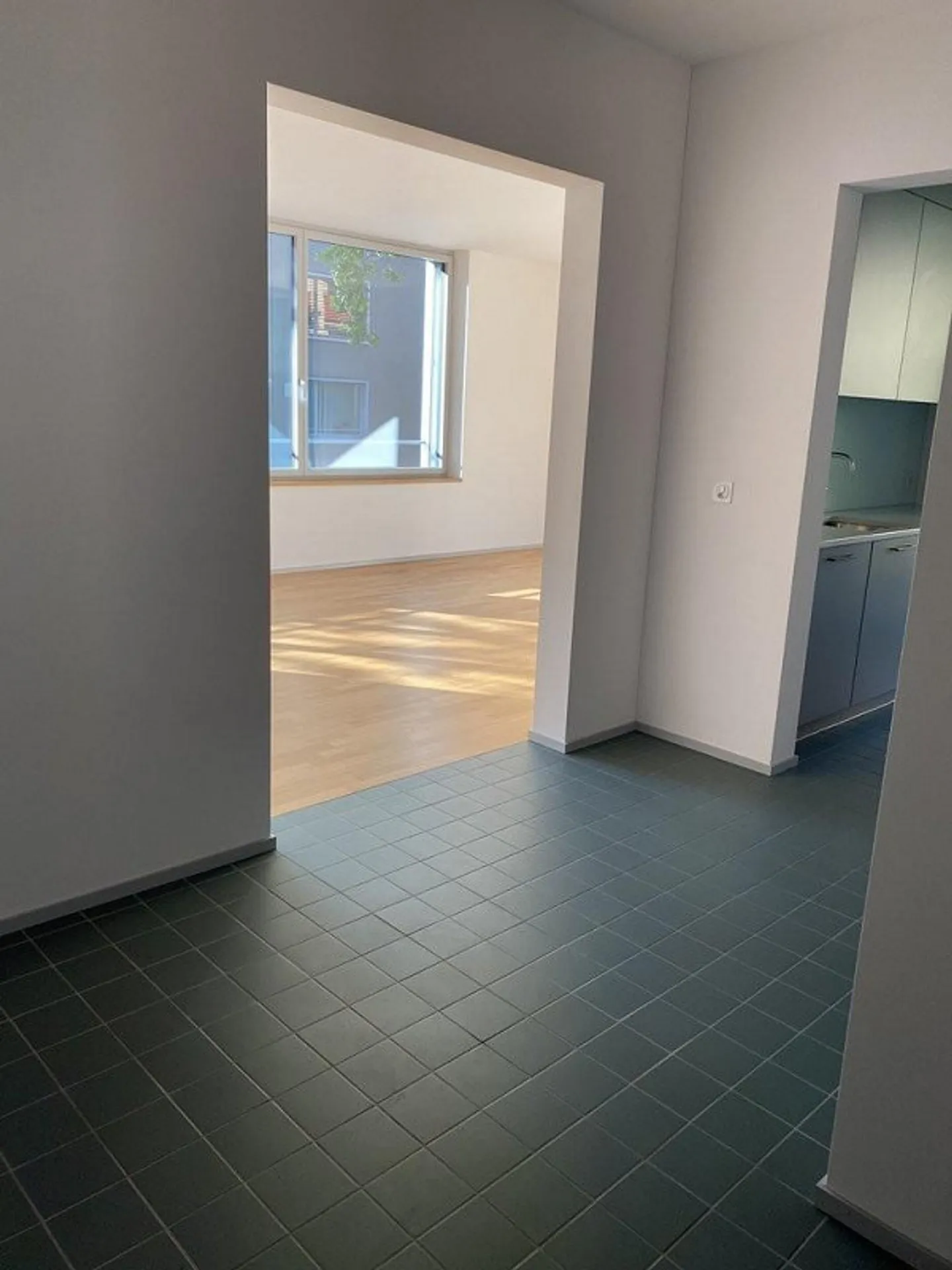 Charmante appartement de 2,5 pièces au rez-de-chaussée - Photo 5 sur 8