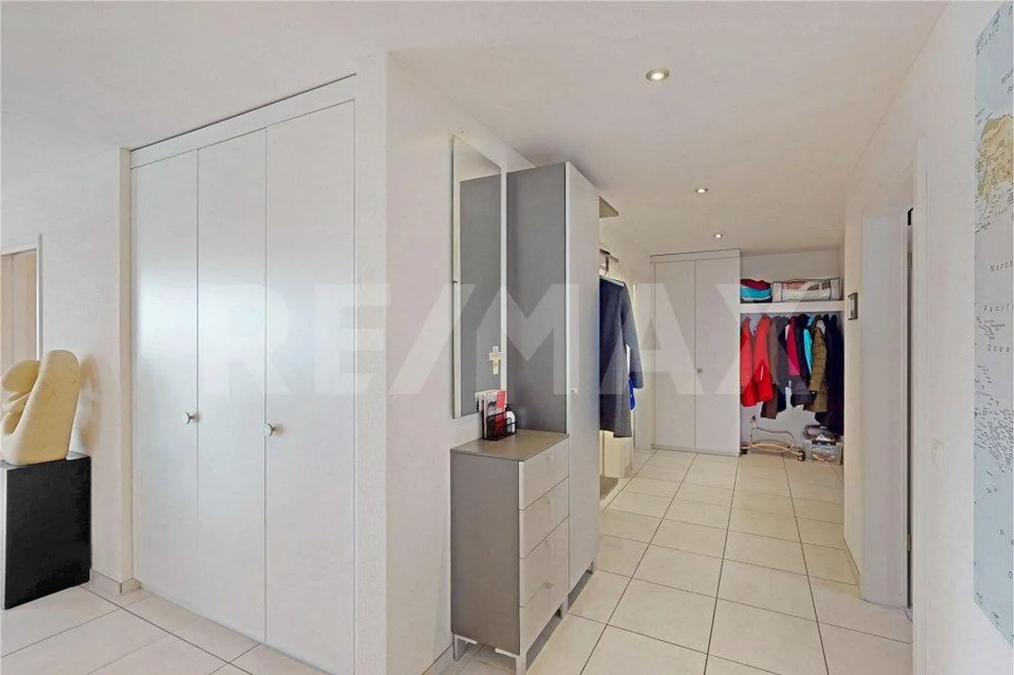 5½ Room Apartment, Elevator, Underground Parking Space Included, Lake View, Glazed... - Photo 8 of 13