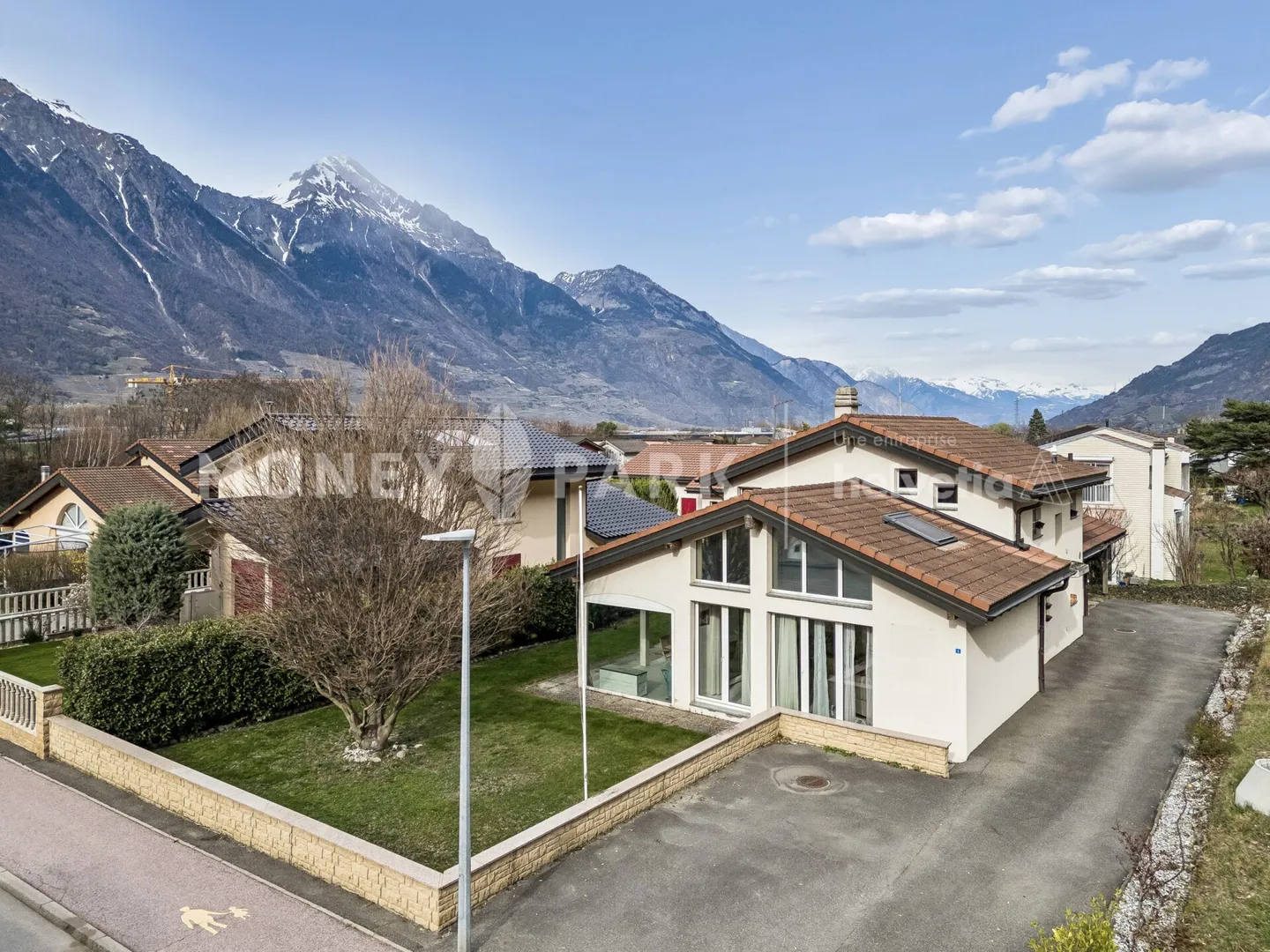 Villa familiale avec jardin facile - Photo 1 sur 15