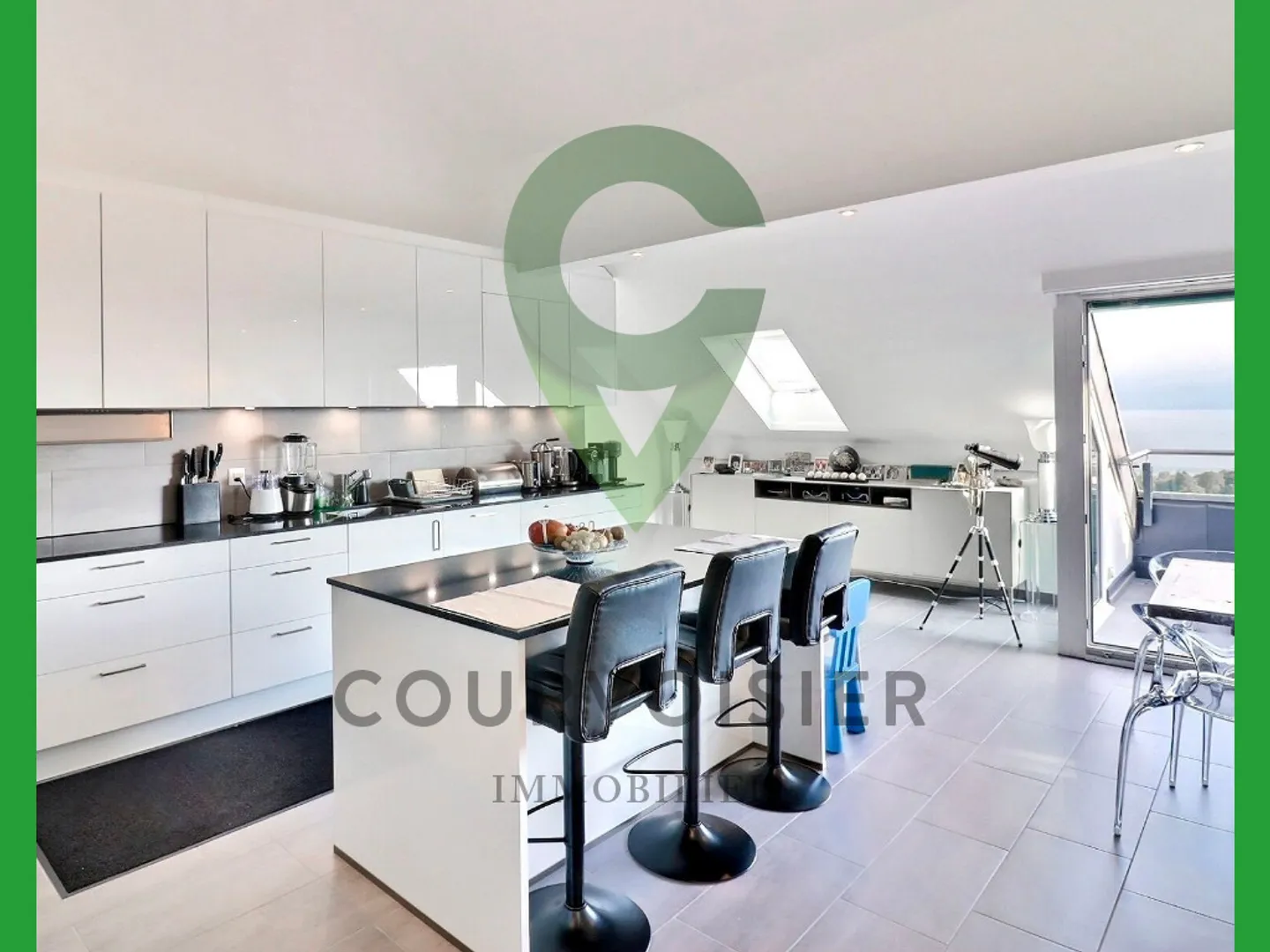 Appartement Élégant avec Vue Époustouflante - Photo 4 sur 16