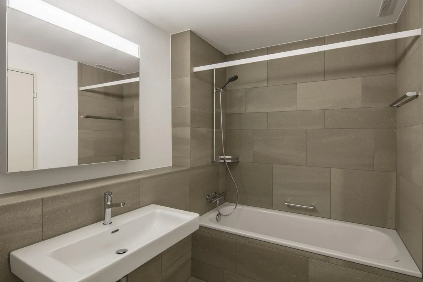 AFFITTARE SENZA DEPOSITO - Affittiamo questo bell'appartamento in una posizione verde - Foto 4 di 6