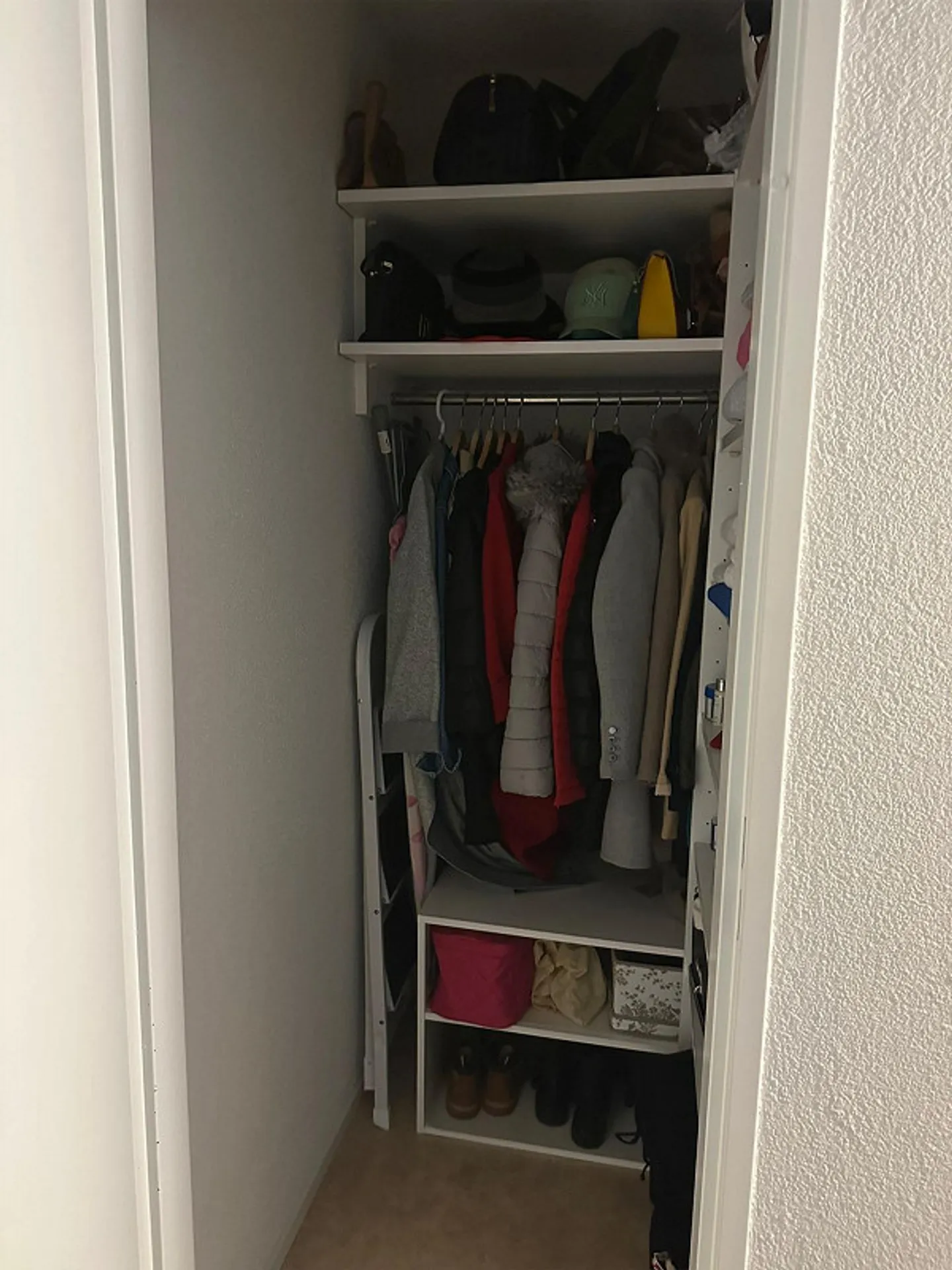 Furnished 3.5-Room Apartment with Balcony in Zurich Höngg - Photo 4 of 7