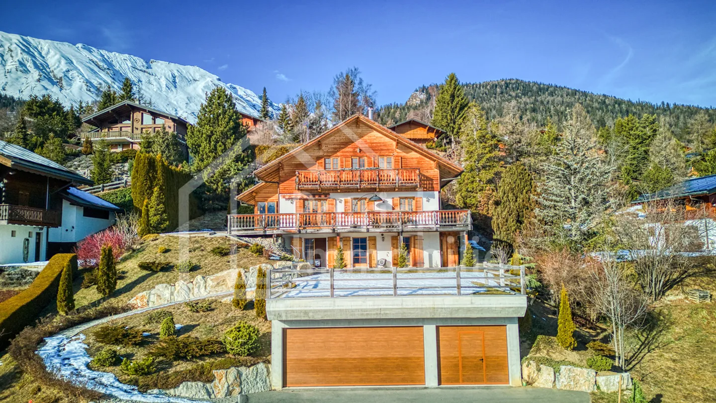 Chalet d'exception rénové - résidence secondaire, vente étrangers - Photo 1 sur 16