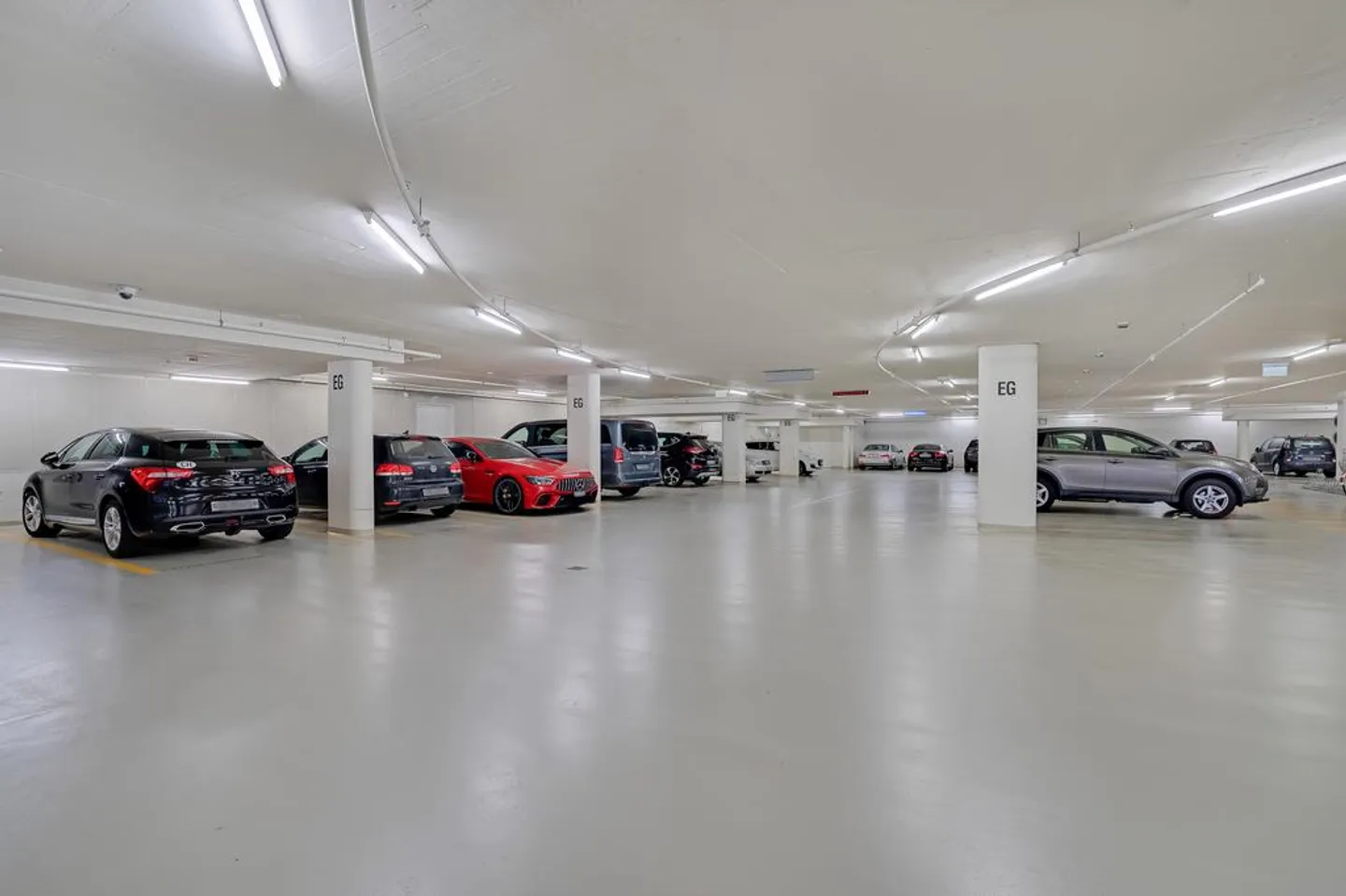 EINSTEIN PARKING Long-term tenant - 2 variants - Photo 4 of 4