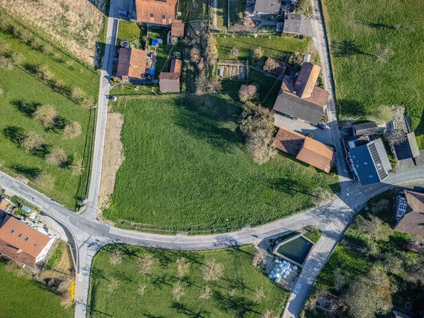 OTTIMO TERRENO EDIFICABILE A SCHÜPFEN - Foto 2 di 8