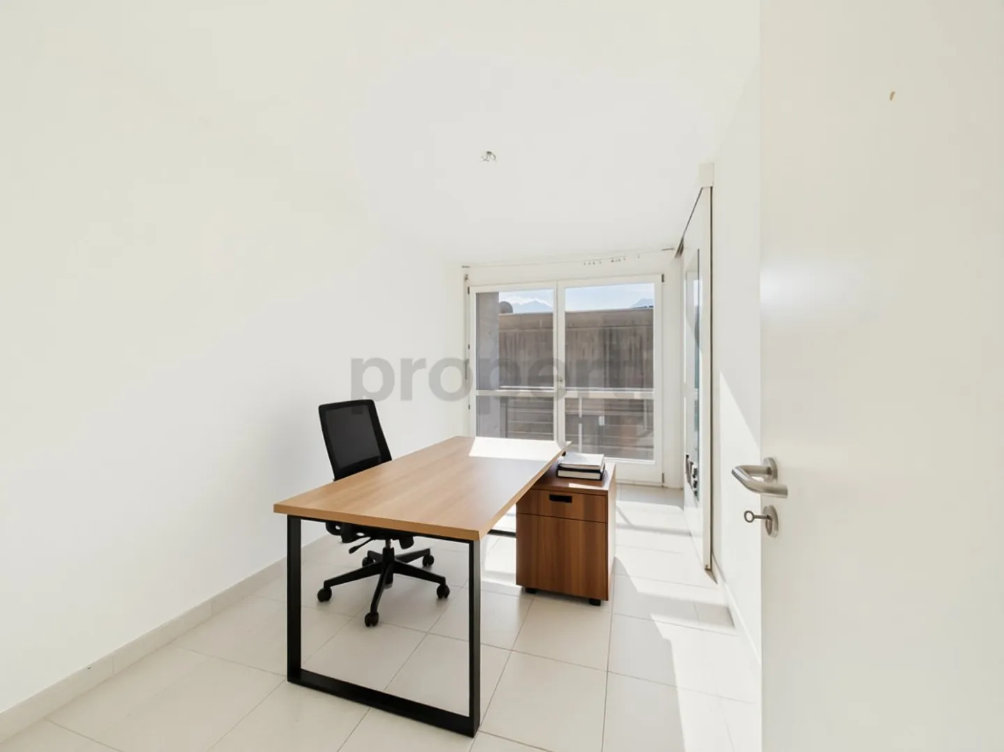 Nous vendons une belle maison spacieuse à Brione sopra Minusio avec piscine et jardin. (Pas de vue sur le lac) - Photo 10 sur 12