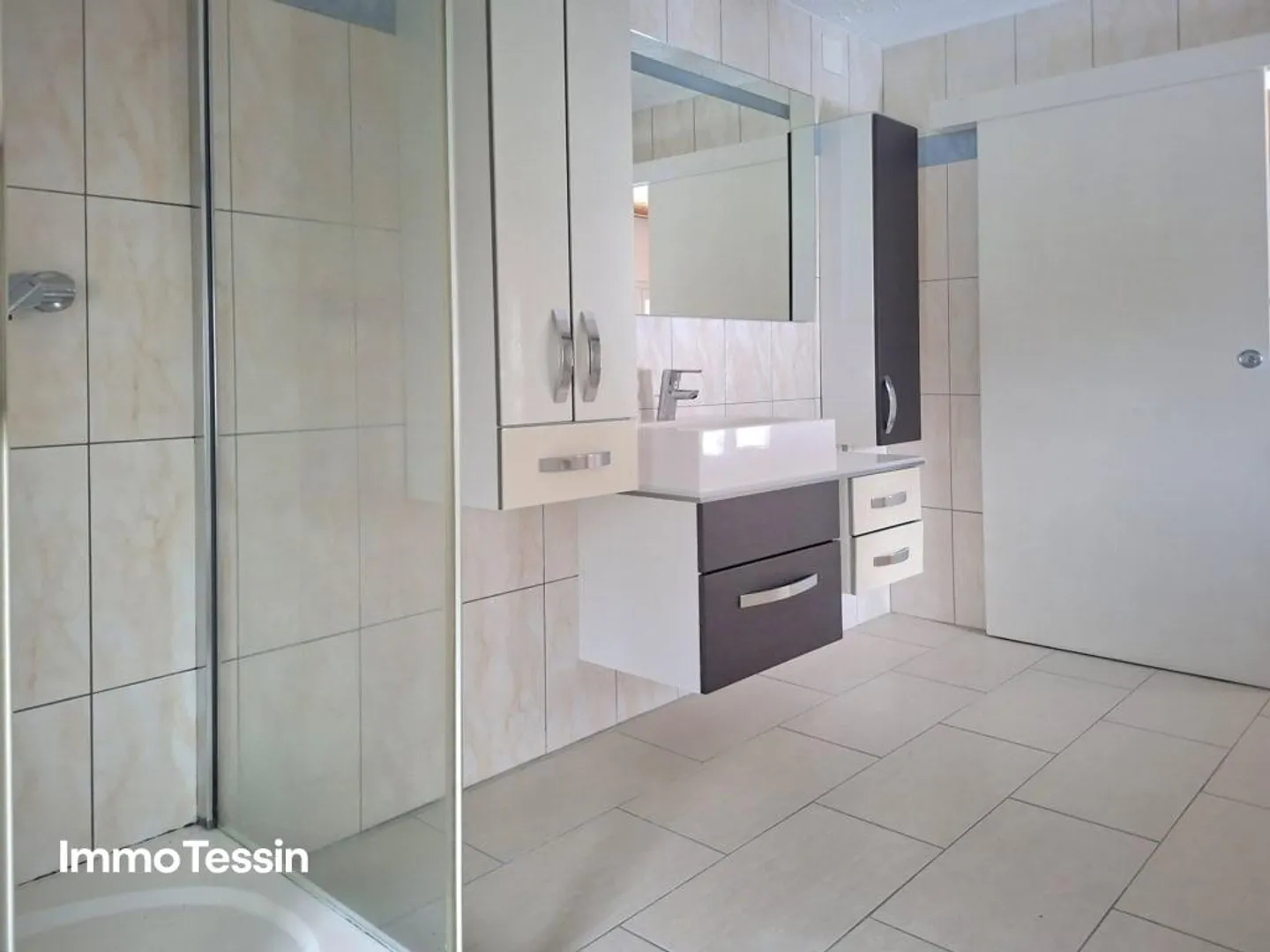 Grosszügiges & komplett renoviertes Haus mit 7 Schlafzimmern an ruh... - Foto 13 von 13