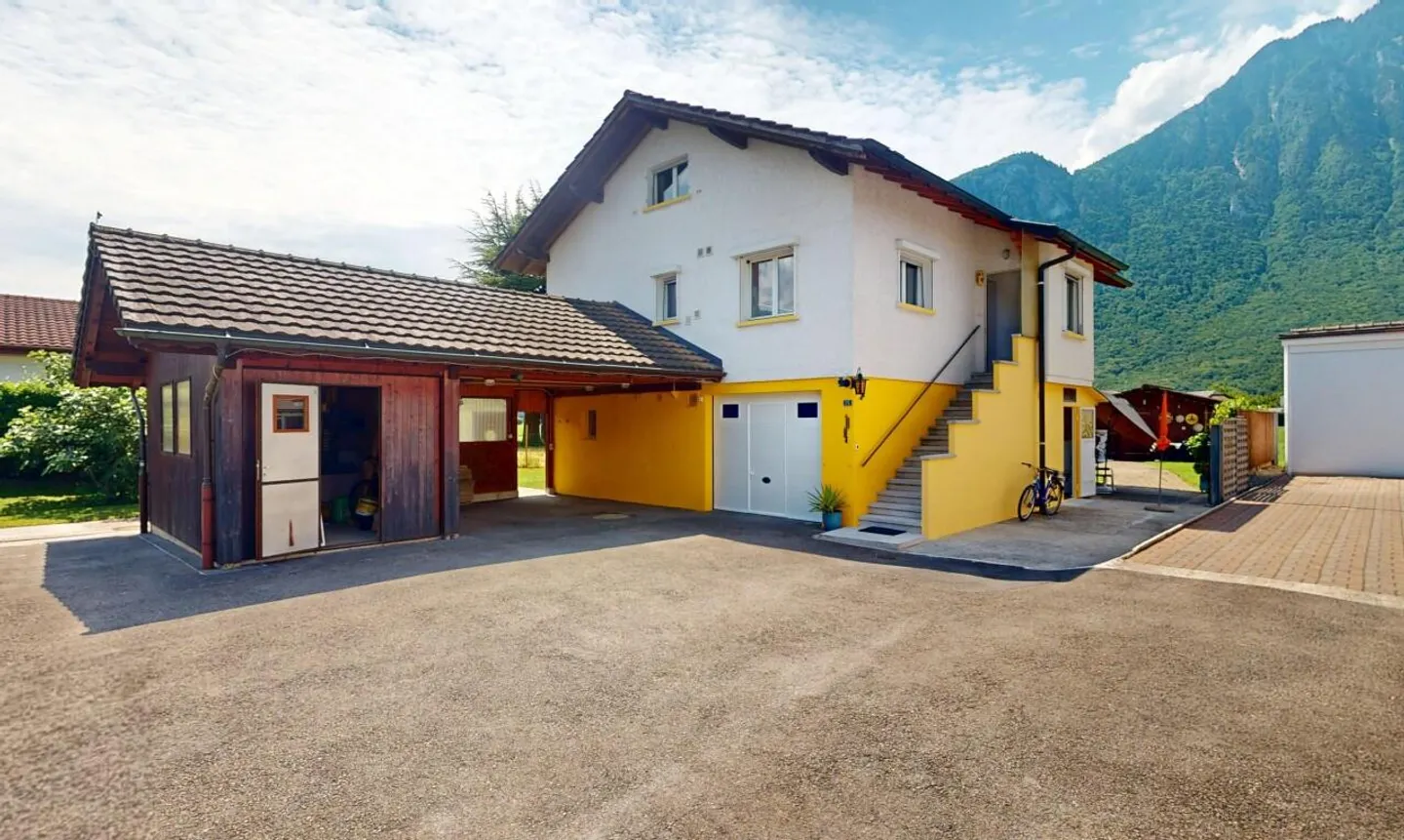 Le Bouveret: Villa with two apartments in PPE - Photo 1 of 13