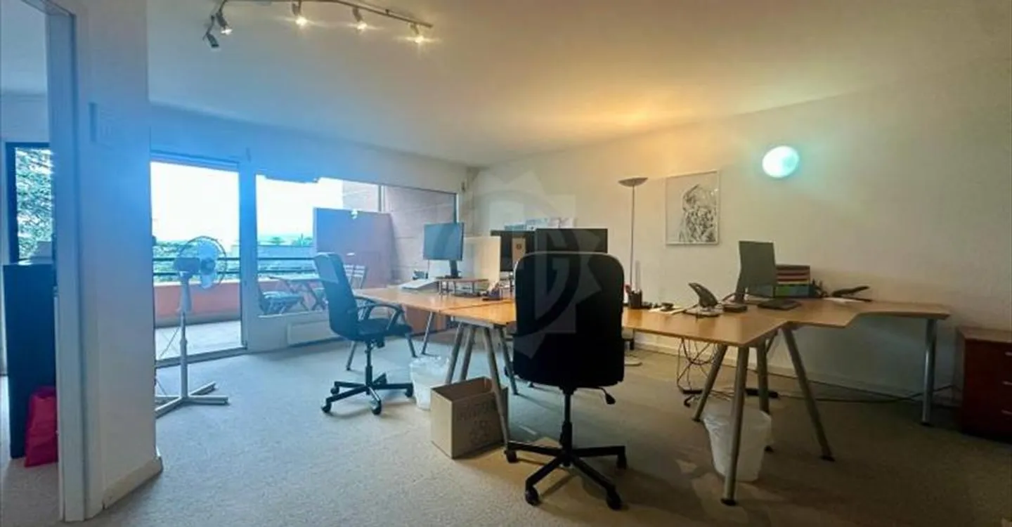 Office space for rent - Photo 4 of 12