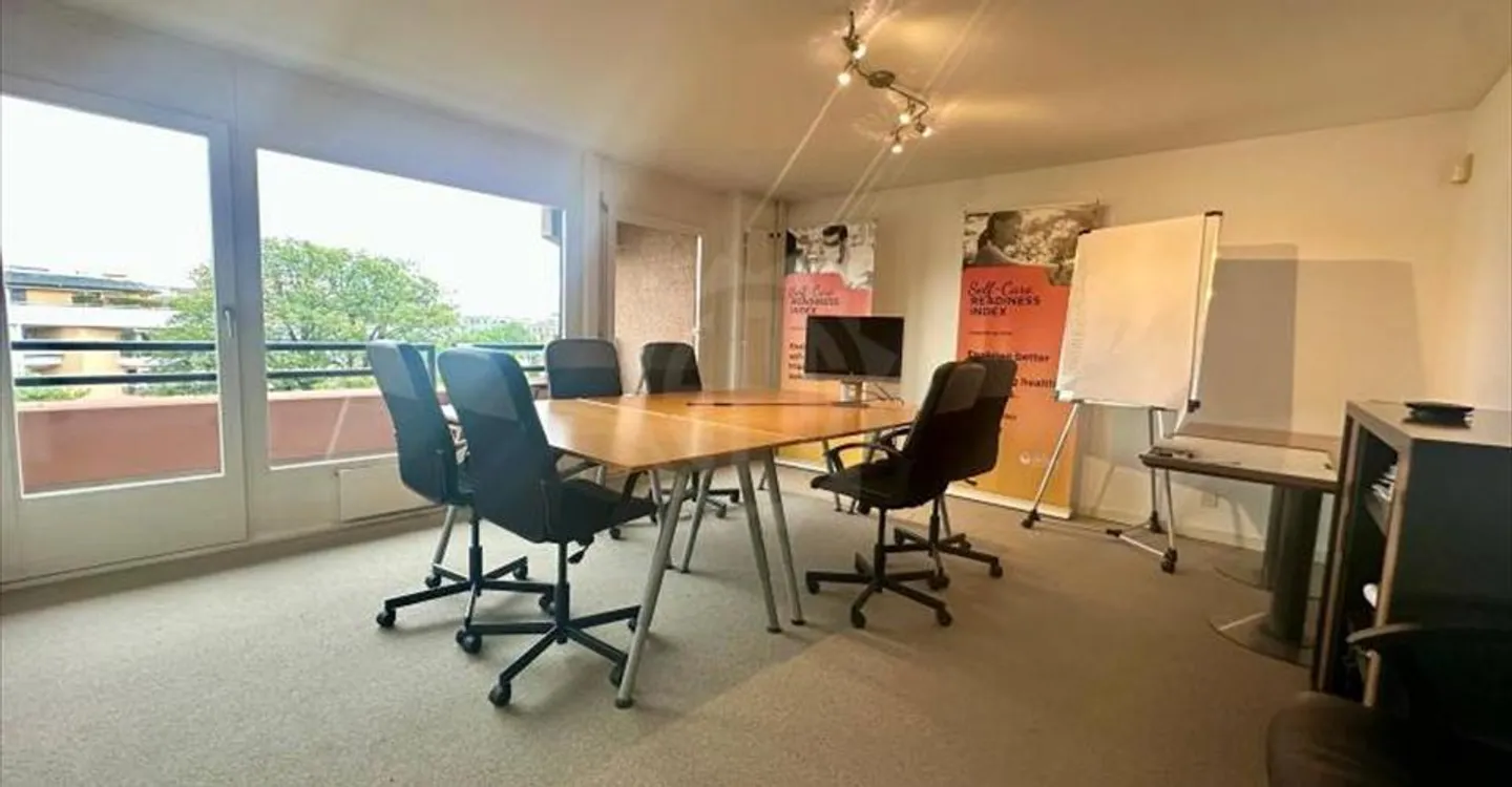 Office space for rent - Photo 3 of 12