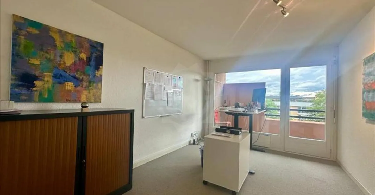 Office space for rent - Photo 5 of 12