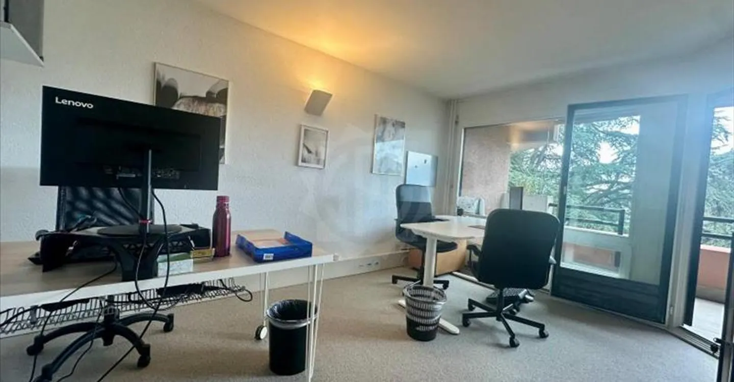 Office space for rent - Photo 10 of 12