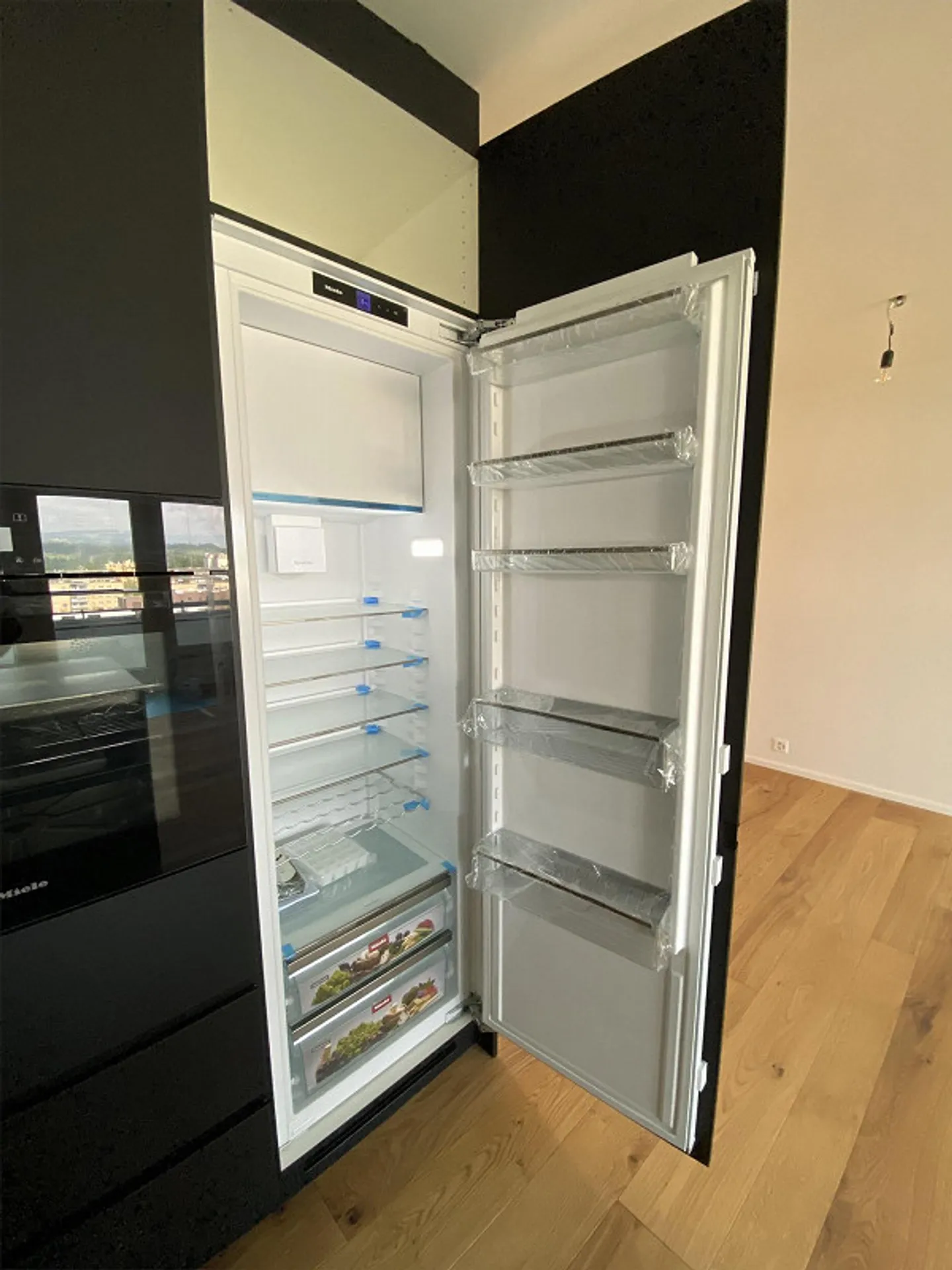 Quiet and modern 4.5-room apartment with panoramic view & south balcony - Photo 11 of 19