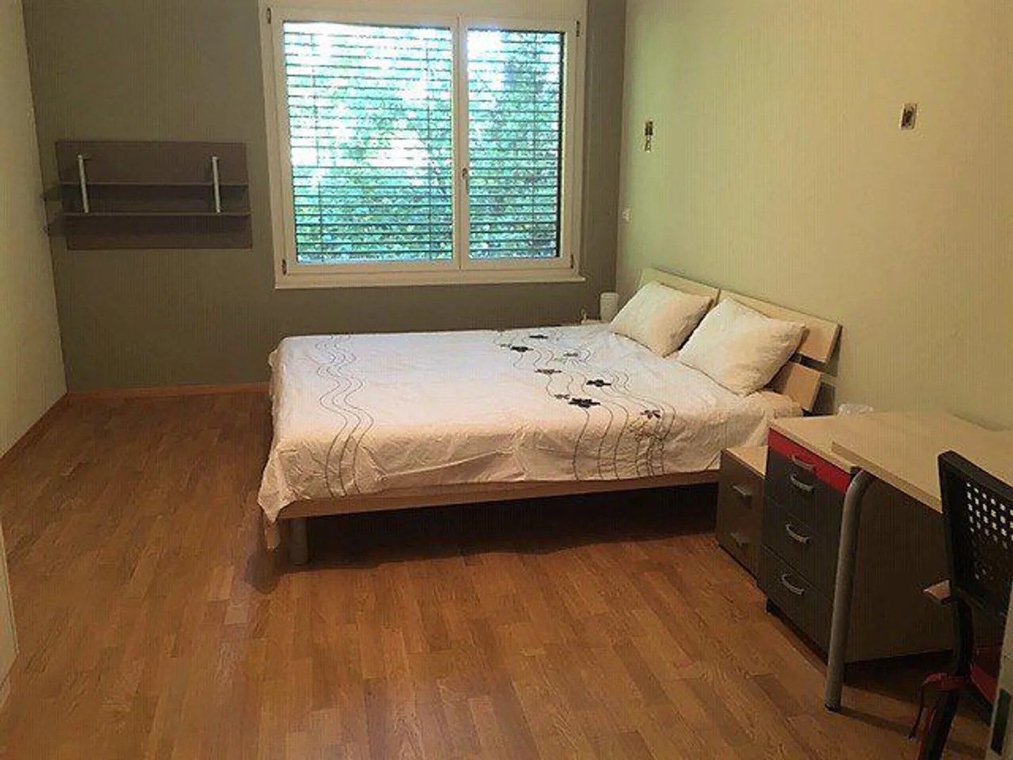 Ampio appartamento di 4,5 stanze in posizione tranquilla - Foto 4 di 7